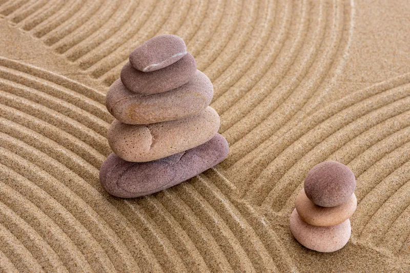 Steineturm symbolisiert Balance und Ruhe in der Lerntherapie